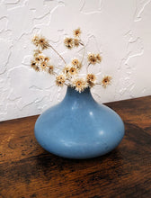 Load image into Gallery viewer, Modern Concrete Bud Vase

